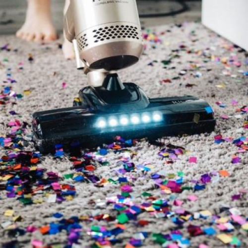 Compararea aspiratoarelor Dyson și Karcher: Ce alegi pentru apartamentul tău?