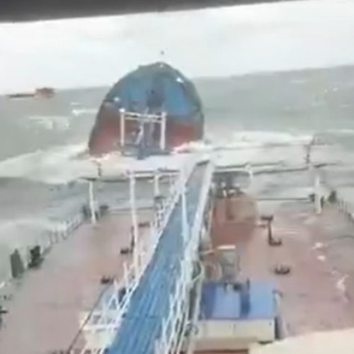 Dezastru ecologic în Marea Neagră după scufundarea a două petroliere în Krasnodar