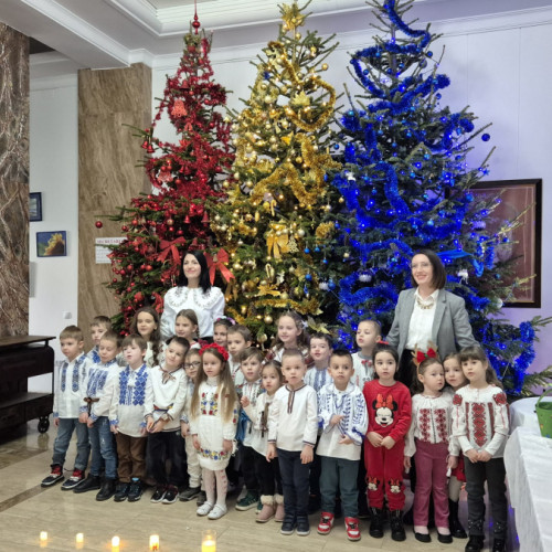 Colindele copiilor de la Grădinița "Ion Creangă" vestesc nașterea Mântuitorului