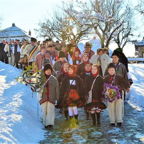 Colindele, un simbol al spiritualității în perioada Crăciunului