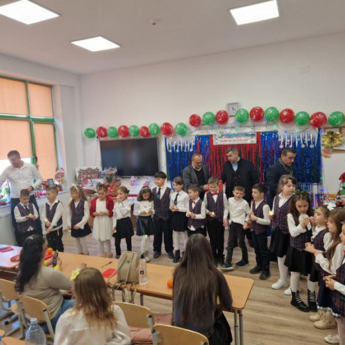 Primarul Petrica Bratu aduce zâmbete copiilor din Tulucesti și Sivita