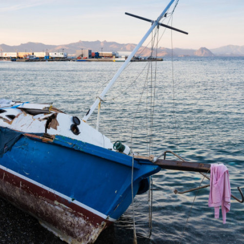 Naufragiul unei ambarcatiuni de migranți în Grecia: cel puțin opt morți