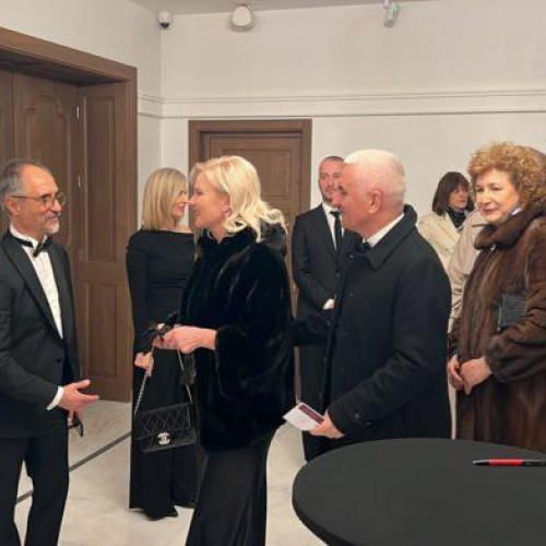 Teatrul "Mihai Eminescu" din Botoșani și-a redeschis porțile pentru public