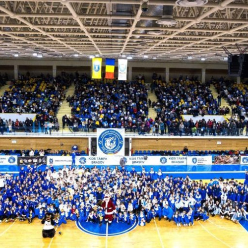 „Bradul de Crăciun” de la Kids Tampa adună aproape 1000 de copii în Brașov