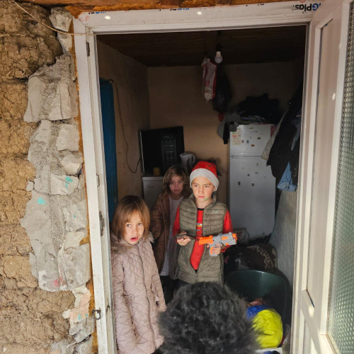 Polițiștii de frontieră din Botoșani ajută copiii defavorizați de sărbători