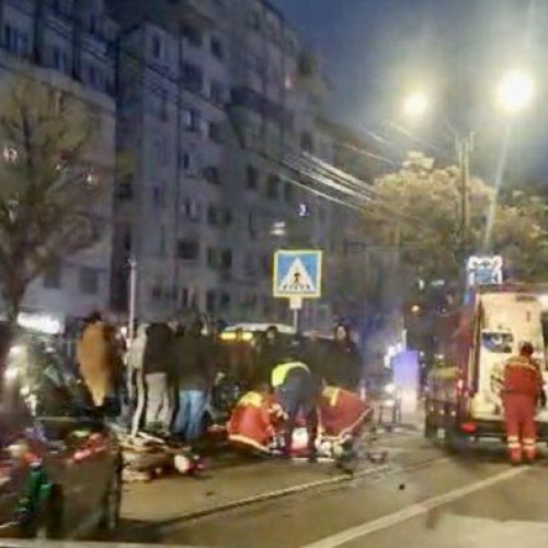 Accident grav pe Calea Națională: un motociclist transportat la spital