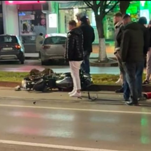 Accident rutier în centrul Botoșaniului: motociclist rănit