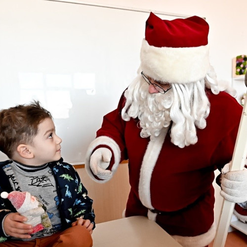 Moș Crăciun vizitează satul Mitoc din comuna Șipote