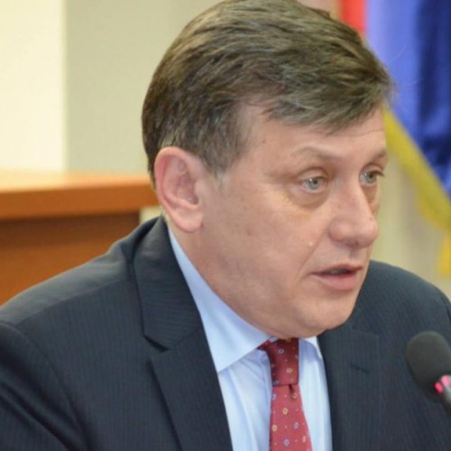 Crin Antonescu, candidat comun al noii coaliții de guvernare pentru alegerile prezidențiale din 2025