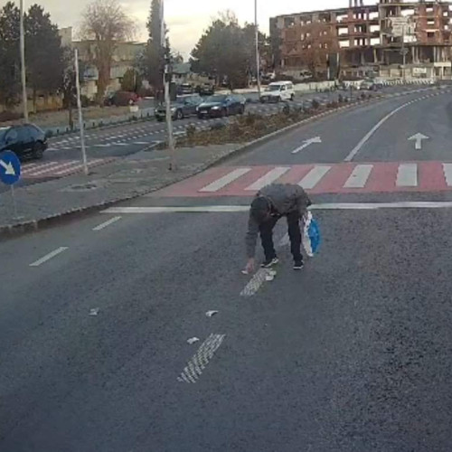 VIDEO: "Ploaie cu bani" la Alba Iulia