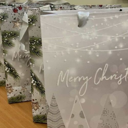 Proiectul „Turneul Binelui” ajută copiii și vârstnicii din Bistrița