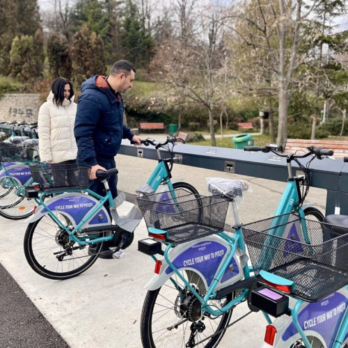 Pitesti introduce un sistem de bike-sharing cu patru stații de închiriere