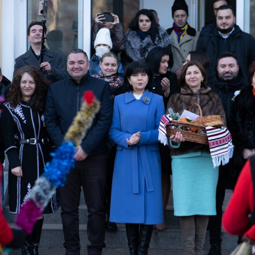 Tradiția continuă: urători și colindători din Botoșani sărbătoresc Nașterea Domnului