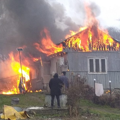 Incendiu devastator la Mlenăuți: o femeie de 80 de ani își pierde casa