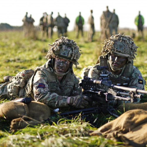 Peste 10.000 de marinari, soldați și aviatori britanici nu pot lupta din cauza problemelor medicale