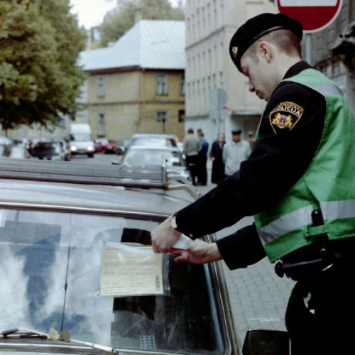 Letonia a donat Ucrainei 612 mașini confiscate de la șoferi băuți