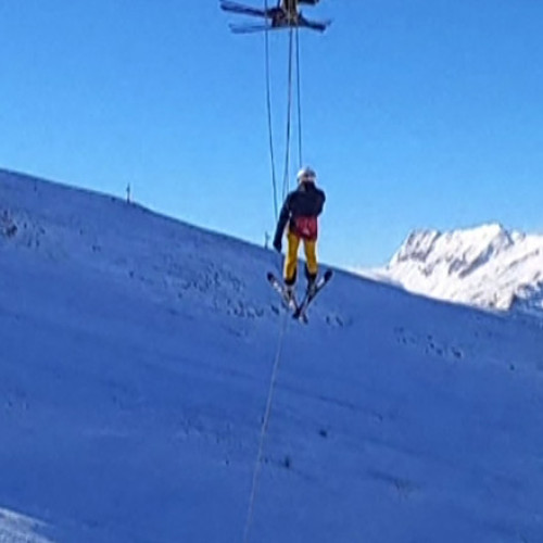 Sute de schiori blocați pe telescaun în Alpii francezi în Ajunul Crăciunului