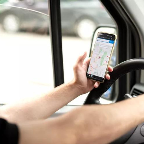 România va permite șoferilor străini din state non-UE să lucreze ca șoferi de taxi