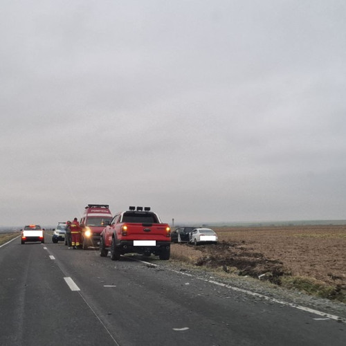 Accident rutier cu implicarea echipajelor SMURD și Poliției