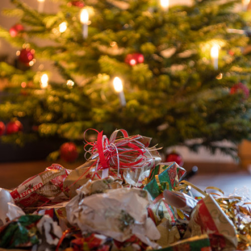 Impactul mediului din timpul sărbătorilor de iarnă: creșterea consumerismului