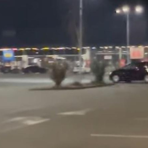 Teribilism în parcarea Fun Shop Park din Turda