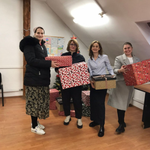 70 de familii din Oradea primesc ajutor pentru o masă de Crăciun