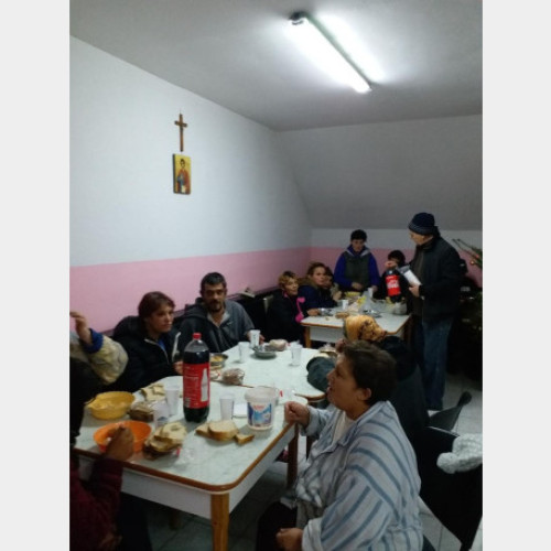 Beneficiarii centrelor de asistență socială din Oradea au sărbătorit Crăciunul cu bucurie și speranță