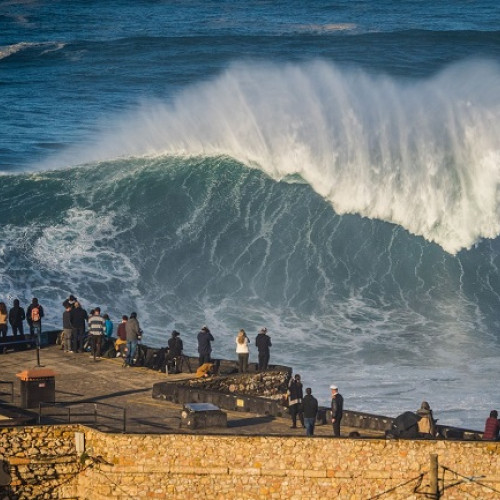 Record de înălțime a valurilor la Constanța după o furtună puternică