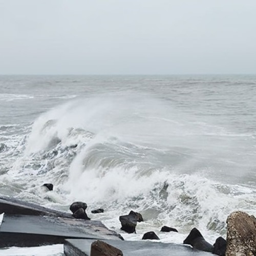Apa Mării Negre are temperaturi mai ridicate decât aerul în plină iarnă