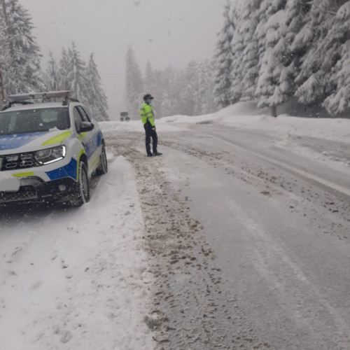 Recomandări pentru siguranța în trafic în condiții meteorologice nefavorabile