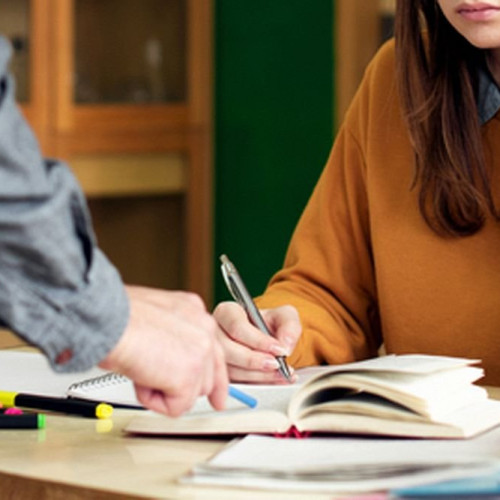 Termen limită pentru declarațiile de interese ale profesorilor