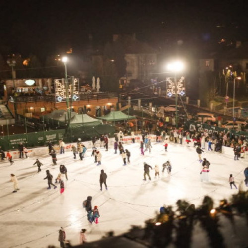 Patinoarul Olimpiei din Brașov atrage turiști și localnici