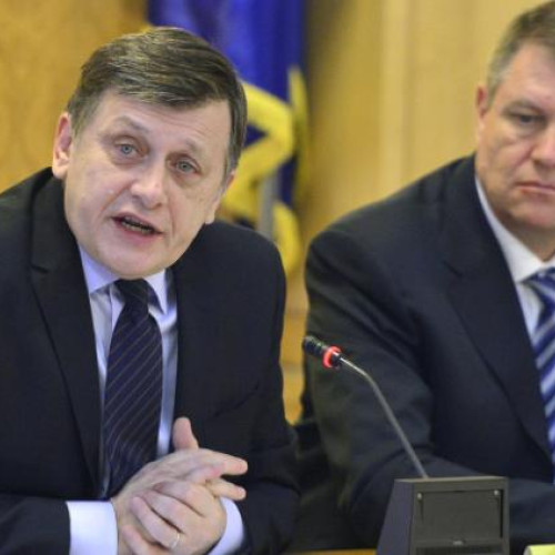 Crin Antonescu critică tăcerea lui Klaus Iohannis în mandatul său
