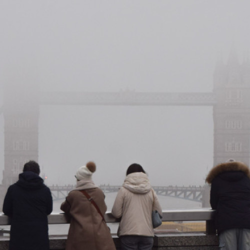 Ceata densa afecteaza zborurile pe aeroporturile din Marea Britanie