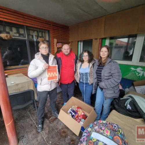 Elevii de la Colegiul Național "A.T. Laurian" din Botoșani aduc bucurie bătrânilor de la Casa Nicolae