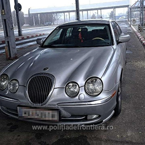 Cetățean macedonean prins cu o mașină căutată în Punctul de Trecere a Frontierei Petea