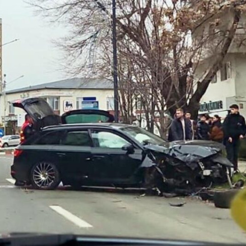 Accident grav, o adolescentă de 16 ani rănită