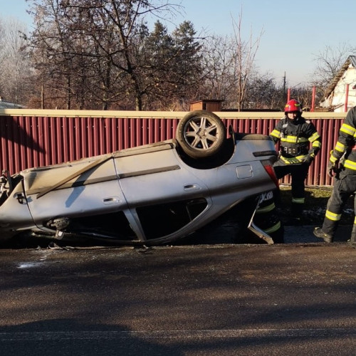 Accident pe un drum din Corni: un bărbat rănit