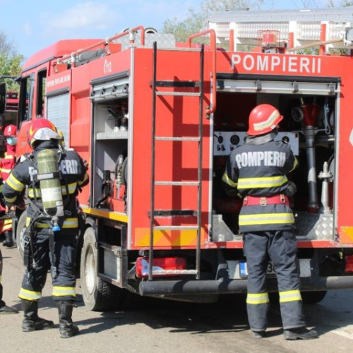 Pompierii din Vrancea sunt pregătiți să intervină în perioada Revelionului