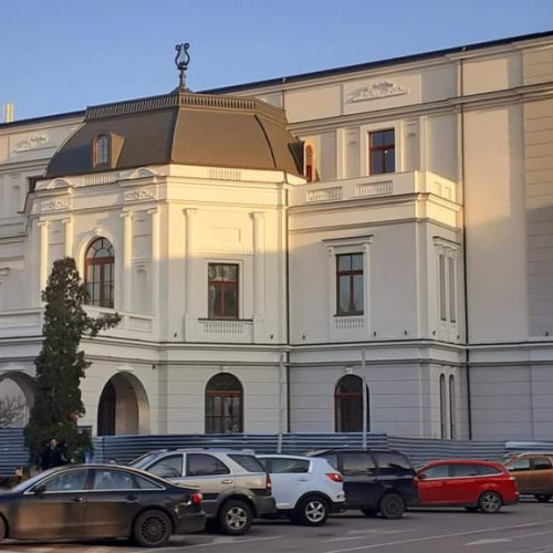 Teatrul "Mihai Eminescu" din Botoșani angajează operator lumini debutant