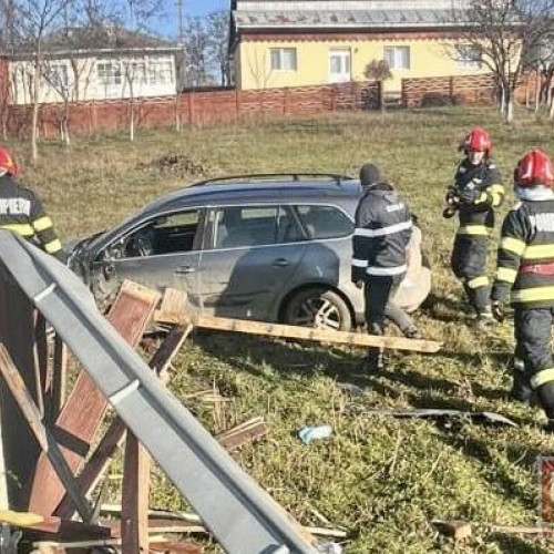 Accident rutier la Havarna: O tânără de 21 de ani a fost transportată la spital