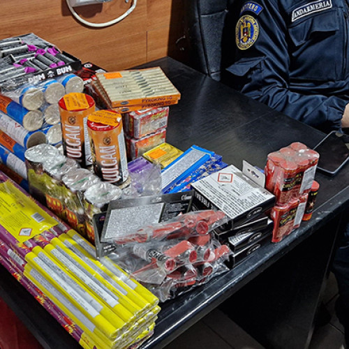 Jandarmii confiscă articole pirotehnice vândute ilegal