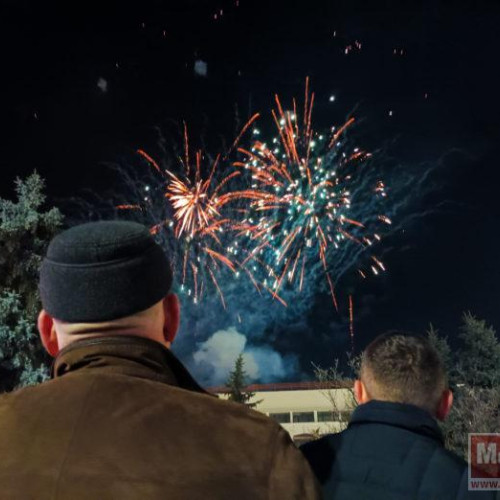 Botoșănenii au sărbătorit Anul Nou cu un spectaculos foc de artificii