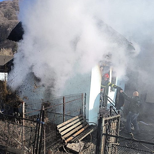 Incendiu devastator în Argeș în prima zi a anului