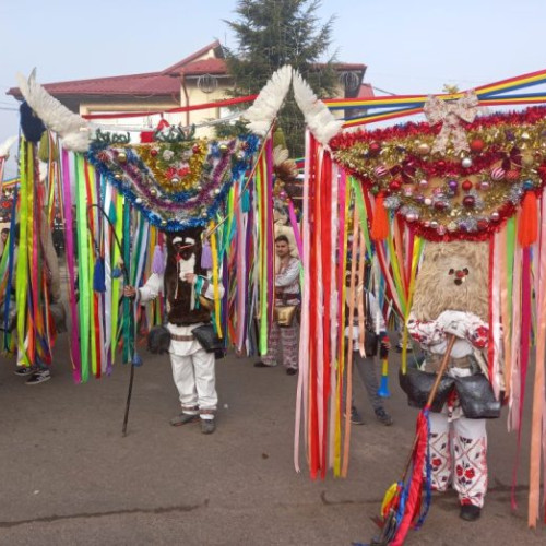 Tradiția colindătorilor din Paunesti continuă și în acest an