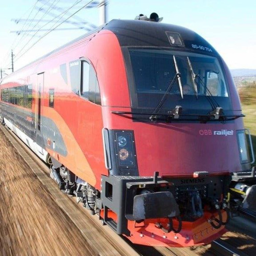 Studenții la zi beneficiază de reducere de 90% la transportul feroviar intern