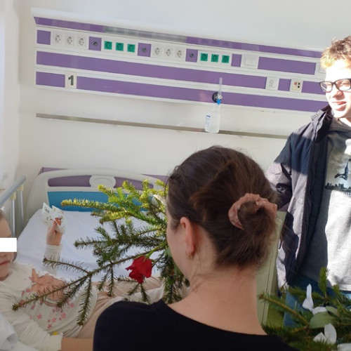 Magia tradiției sorcovitului aduce bucurie copiilor din Spitalul Județean Constanța