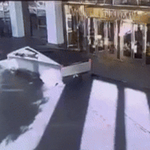 Explozia camionetei Tesla Cybertruck în fața hotelului Trump din Las Vegas