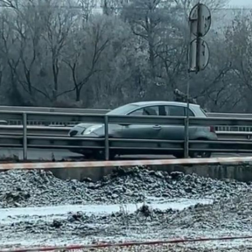 Șofer prins conducând cu spatele pe podul de la VIVO Cluj