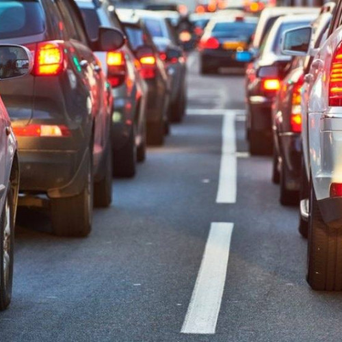 Avertisment de trafic: condiții de ceață și aglomerație pe drumurile din țară